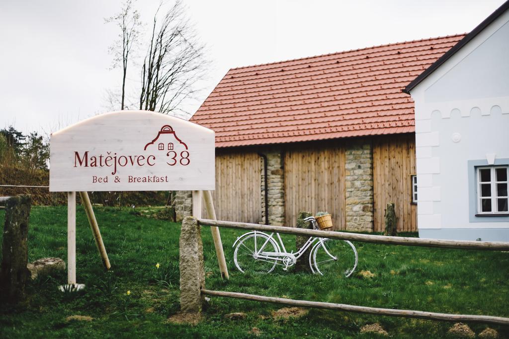 Matejovec38 Bed and Breakfast Slavonice Kamer foto